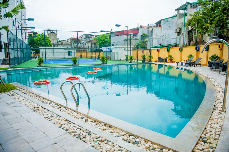 Bể bơi ngoài trời