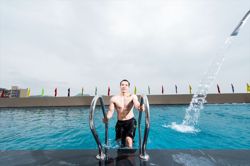Bể bơi ngoài trời