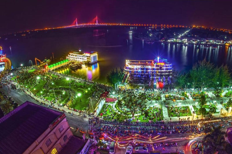 khung-canh-ben-ninh-kieu-ve-dem