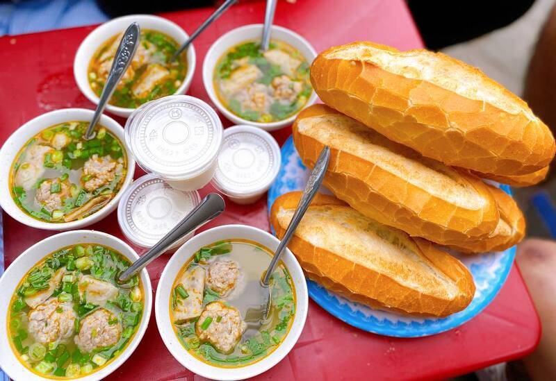 banh-mi-xiu-mai-da-lat
