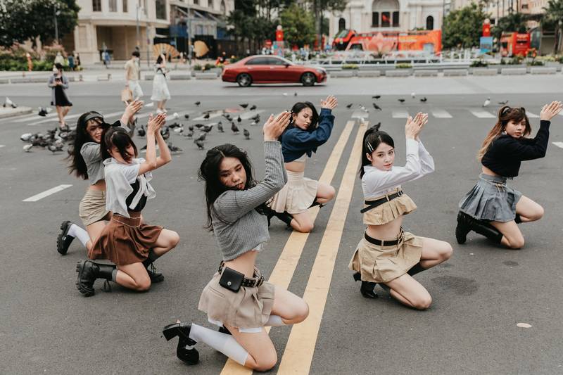 bieu-dien-o-pho-di-bo-Nguyen-Hue