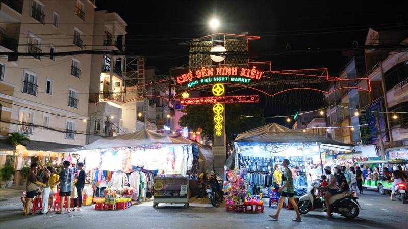 cho-dem-ninh-kieu