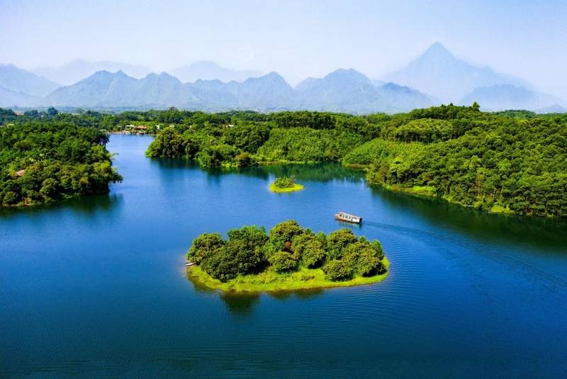 dam-ao-chau