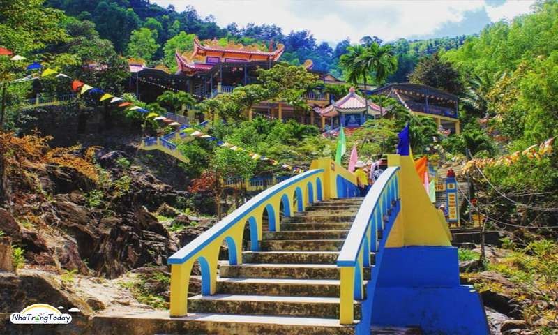 trekking-suoi-do