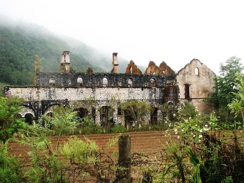 tu-vien-co-ta-phin-sapa